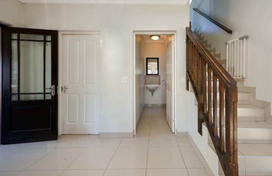 3 Bedroom Property for Sale in Kraaibosch Western Cape